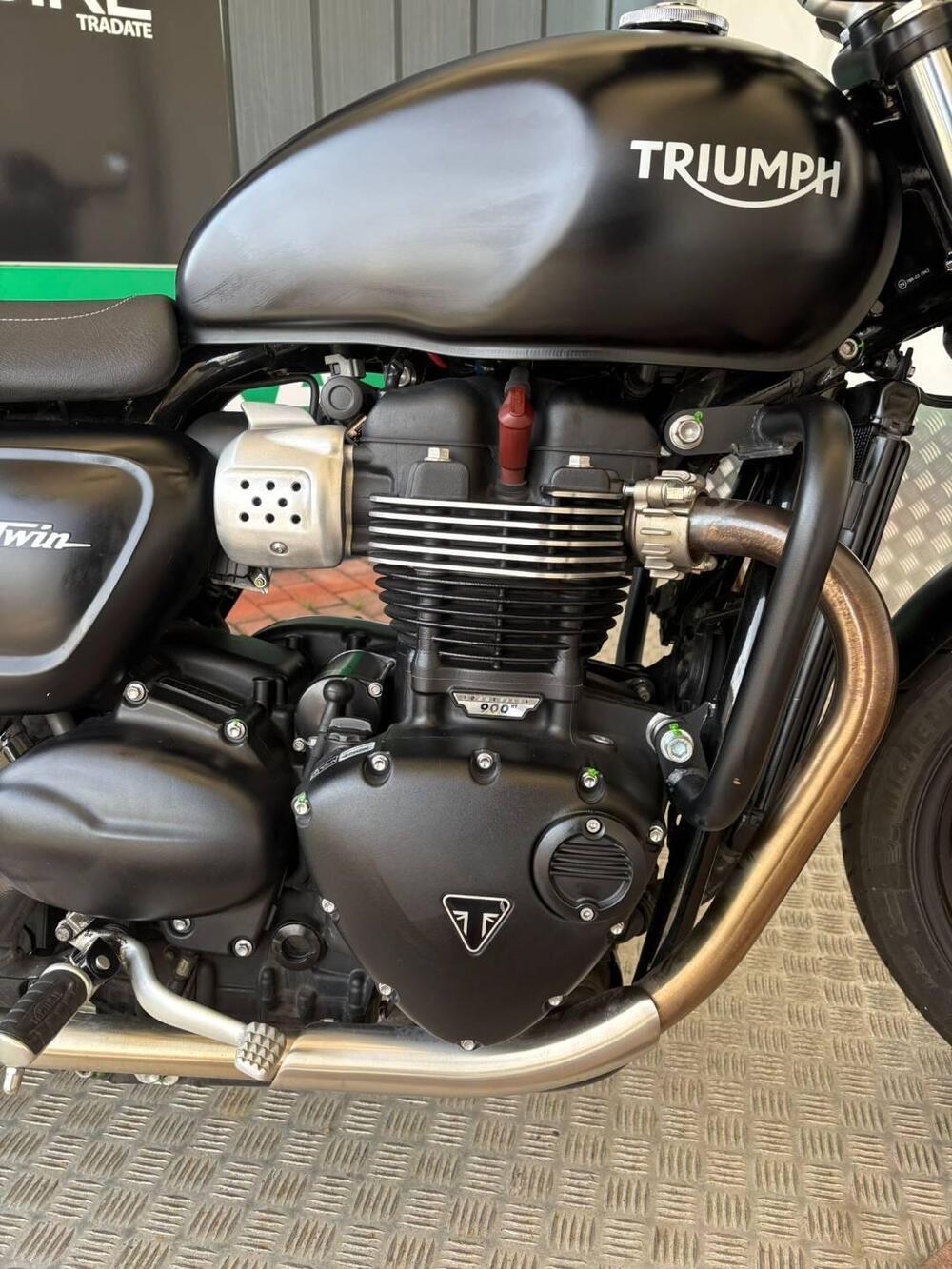 Triumph Street Twin 900 (2016) (5)
