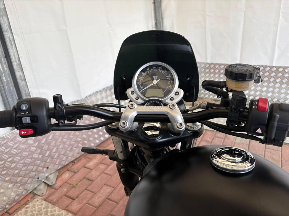 Triumph Street Twin 900 (2016) (12)