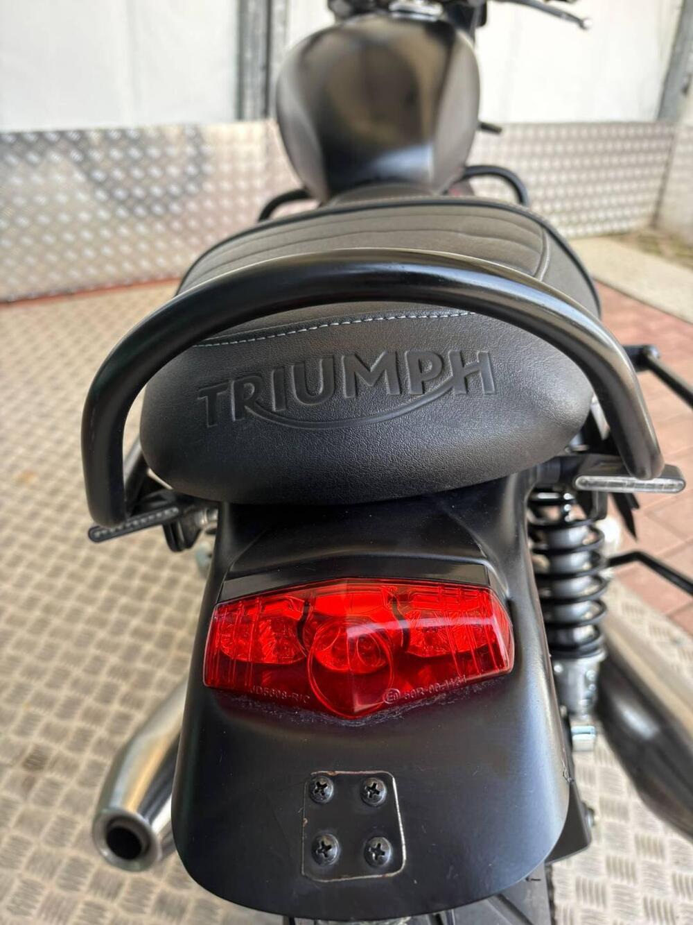 Triumph Street Twin 900 (2016) (14)