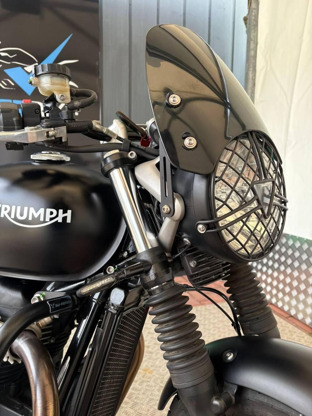 Triumph Street Twin 900 (2016) (17)