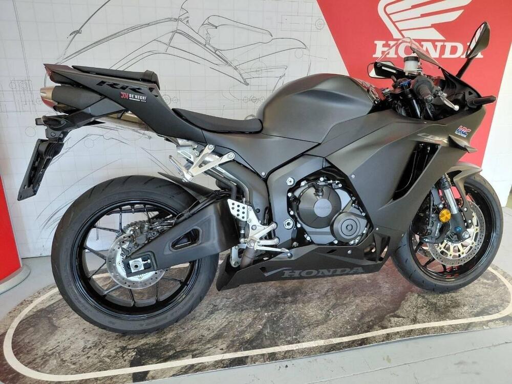 Honda CBR 600 RR (2024 - 26) (4)