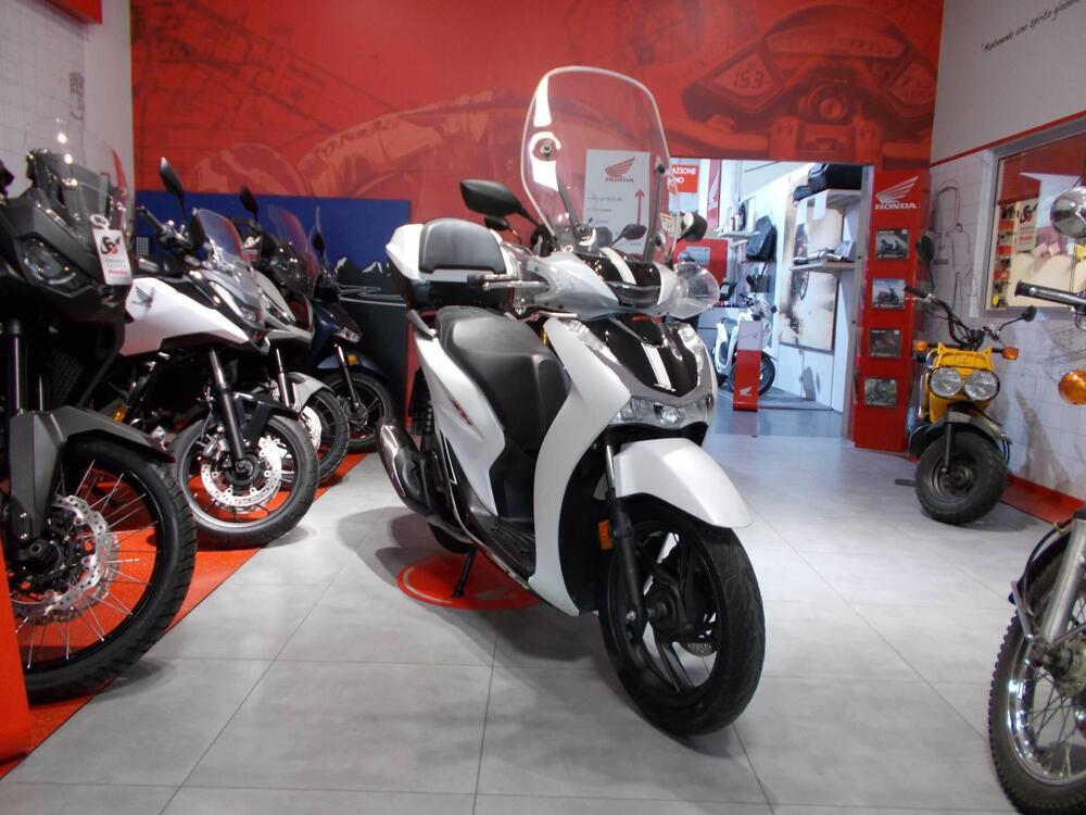 Honda SH 125i Sport (2022 - 23) (8)