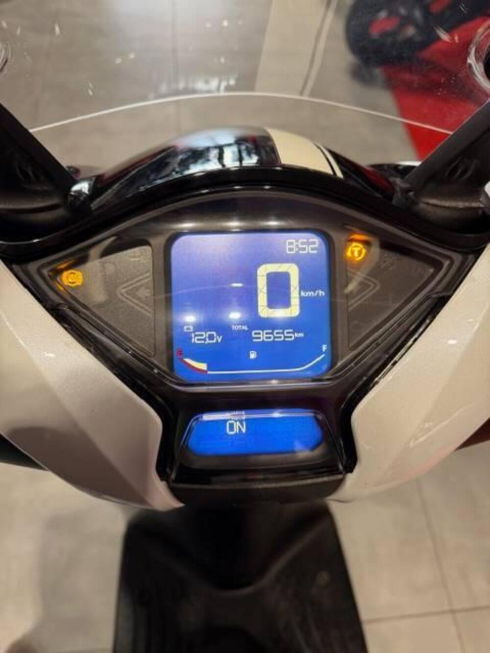 Honda SH 125i Sport (2022 - 23) (13)