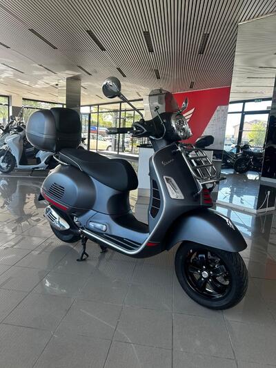 Vespa GTS 300 Super Sport (2023 - 24) usata