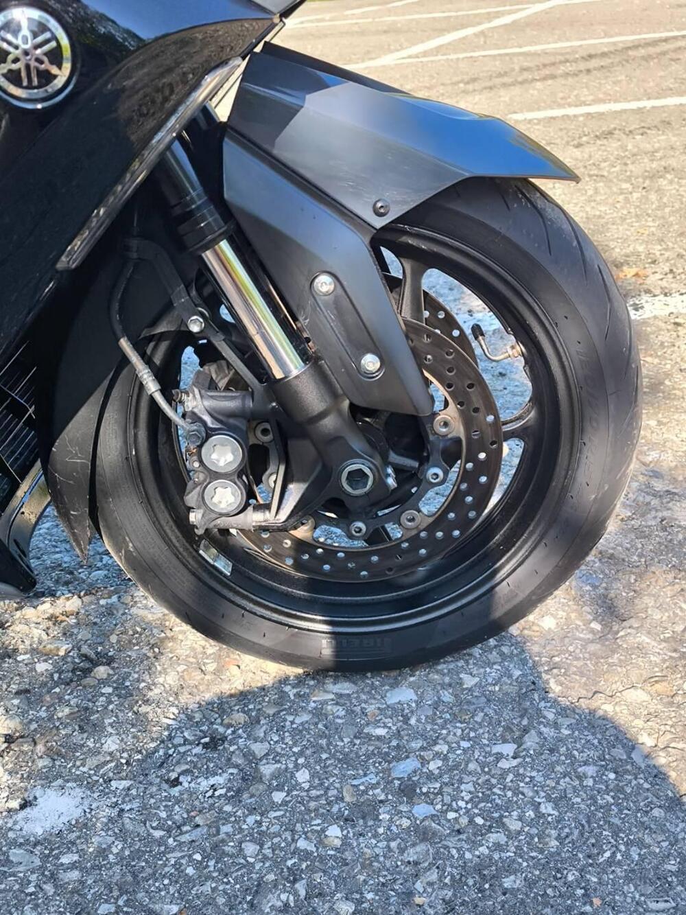 Yamaha T-Max 560 Tech Max (2021) (4)