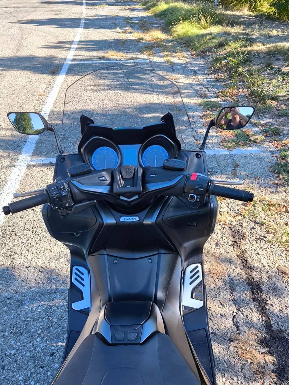 Yamaha T-Max 560 Tech Max (2021) (7)