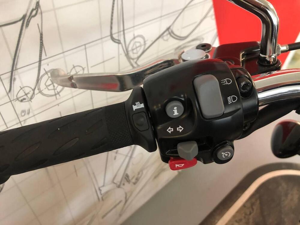 Triumph Bonneville Speedmaster 1200 Triumph-Speedmaster Gold Line (2022) (3)