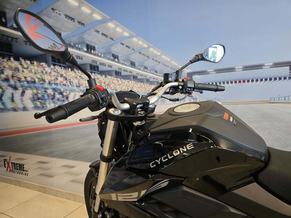 Cyclone Battlo 5S (2025 - 26) (12)