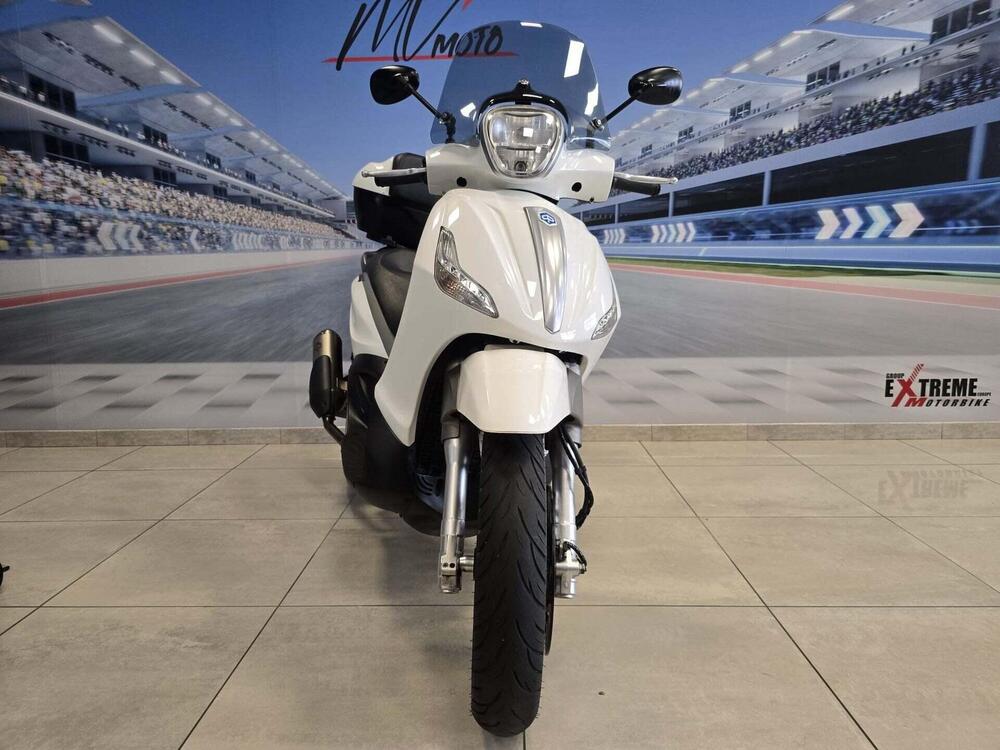 Piaggio Beverly 350 SportTouring ie ABS (2011 - 17) (2)