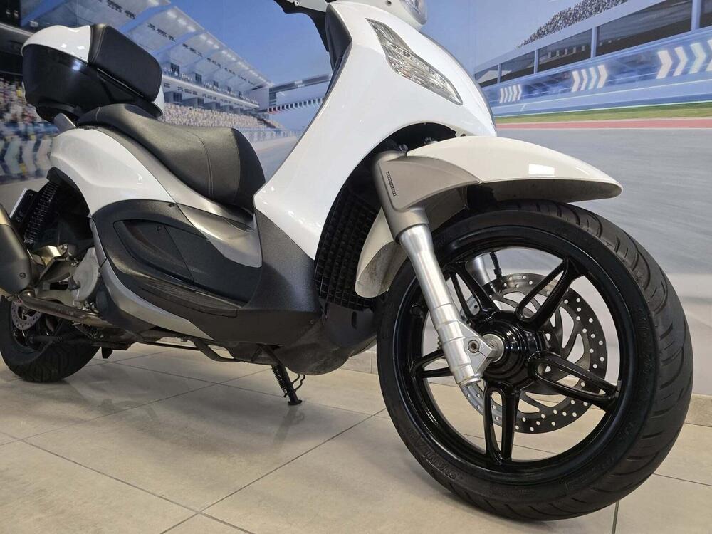 Piaggio Beverly 350 SportTouring ie ABS (2011 - 17) (7)