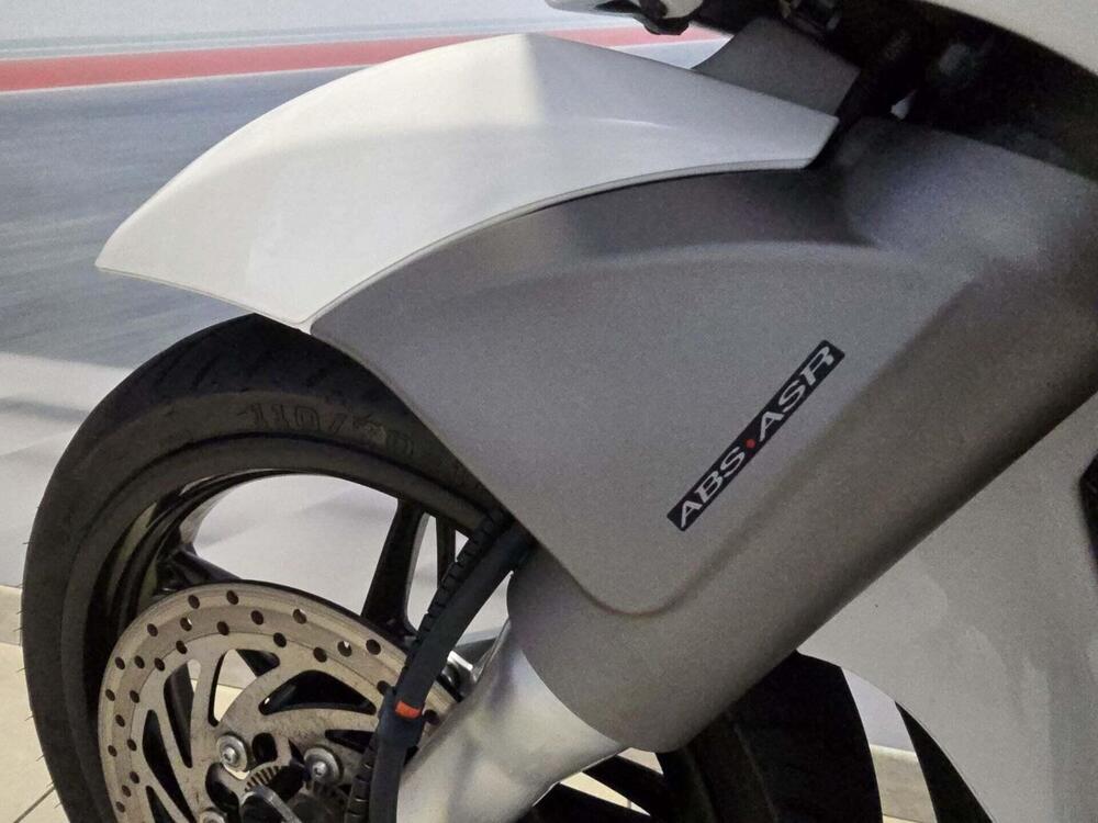 Piaggio Beverly 350 SportTouring ie ABS (2011 - 17) (10)