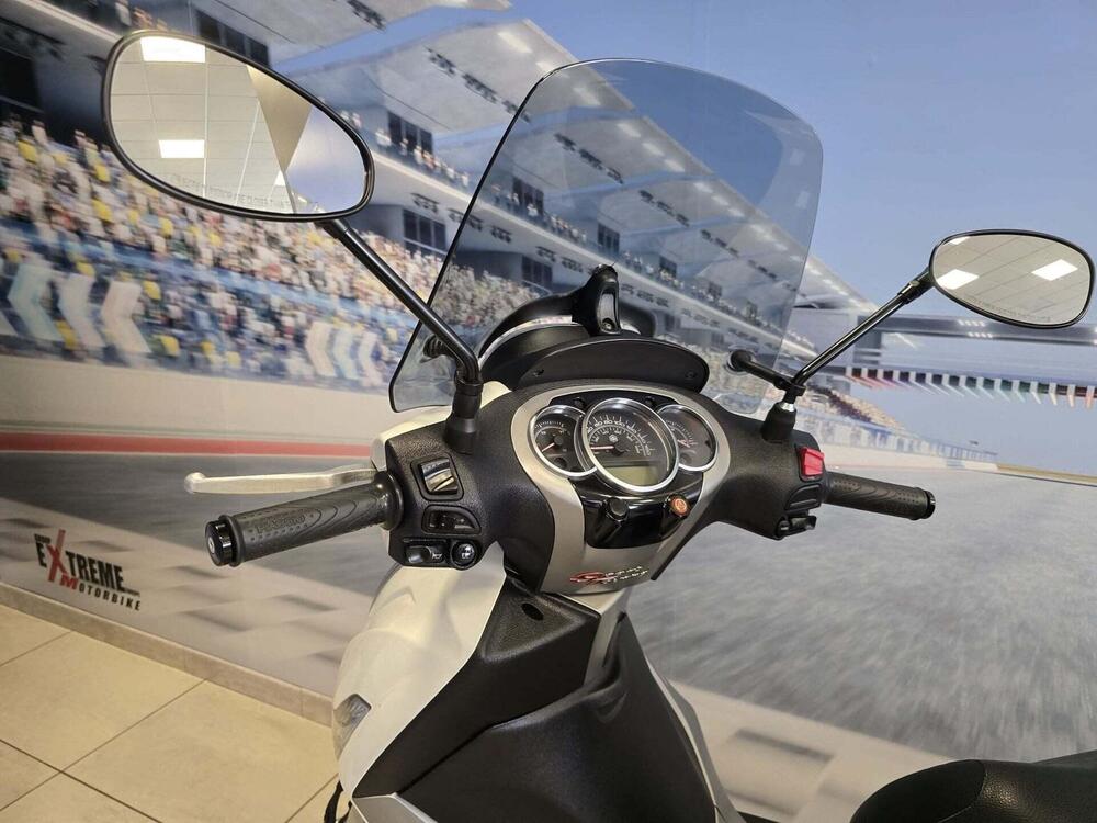 Piaggio Beverly 350 SportTouring ie ABS (2011 - 17) (15)