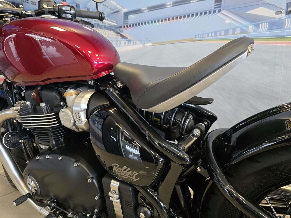 Triumph Bonneville Bobber 1200 (2021 - 25) (6)