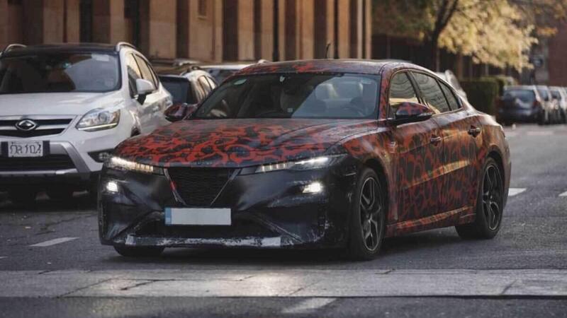 Le "foto spia" della nuova Alfa Romeo Giulia da Torino sono un falso: l'intelligenza artificiale inganna (quasi) tutti