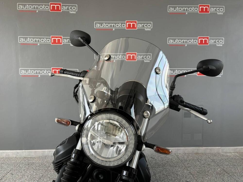 Moto Guzzi V7 III Stone Night Pack (2019 - 20) (3)