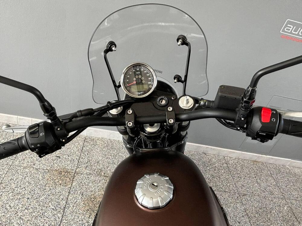 Moto Guzzi V7 III Stone Night Pack (2019 - 20) (7)