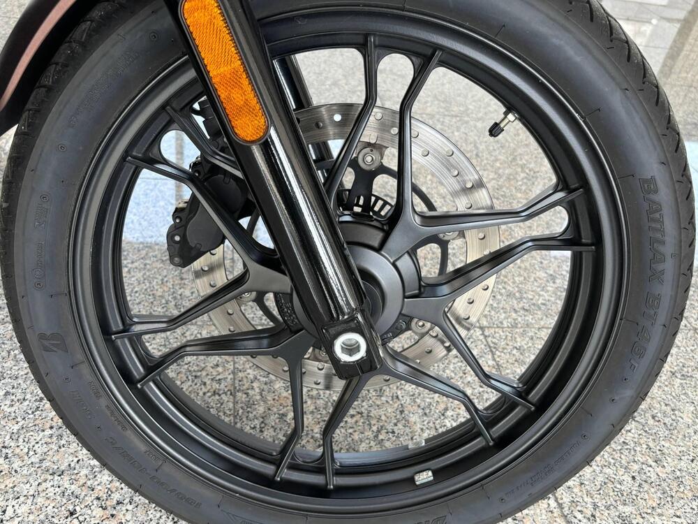 Moto Guzzi V7 III Stone Night Pack (2019 - 20) (11)