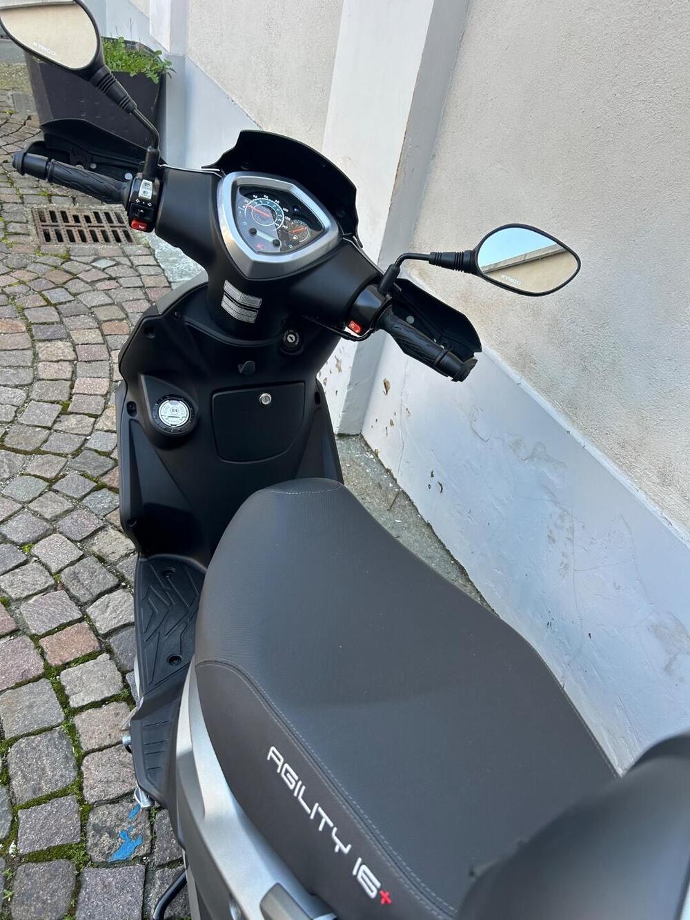 Kymco Agility 200i R16 + (2021 - 25) (5)