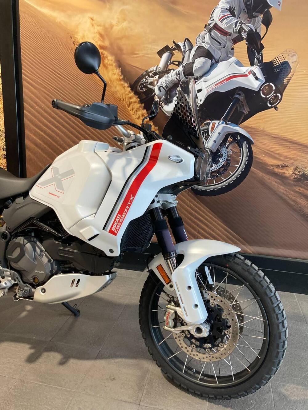 Ducati DesertX (2022 - 25) (4)