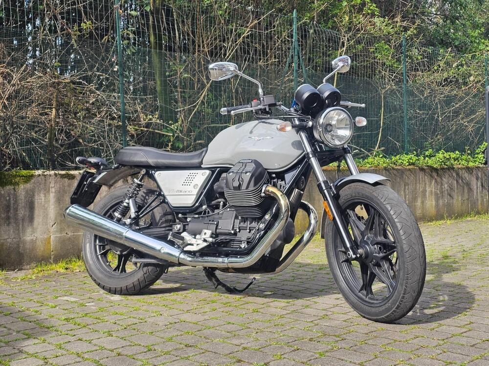 Moto Guzzi V7 III Milano (2018 - 20)