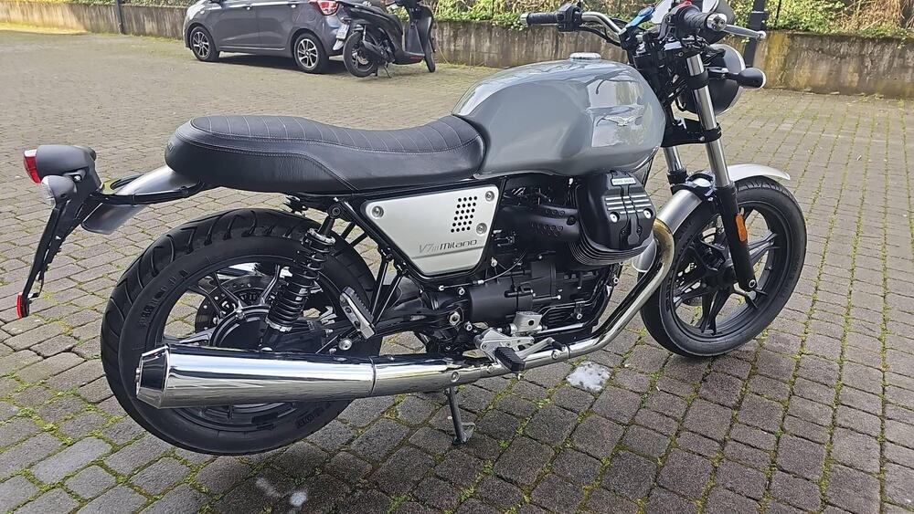 Moto Guzzi V7 III Milano (2018 - 20) (3)