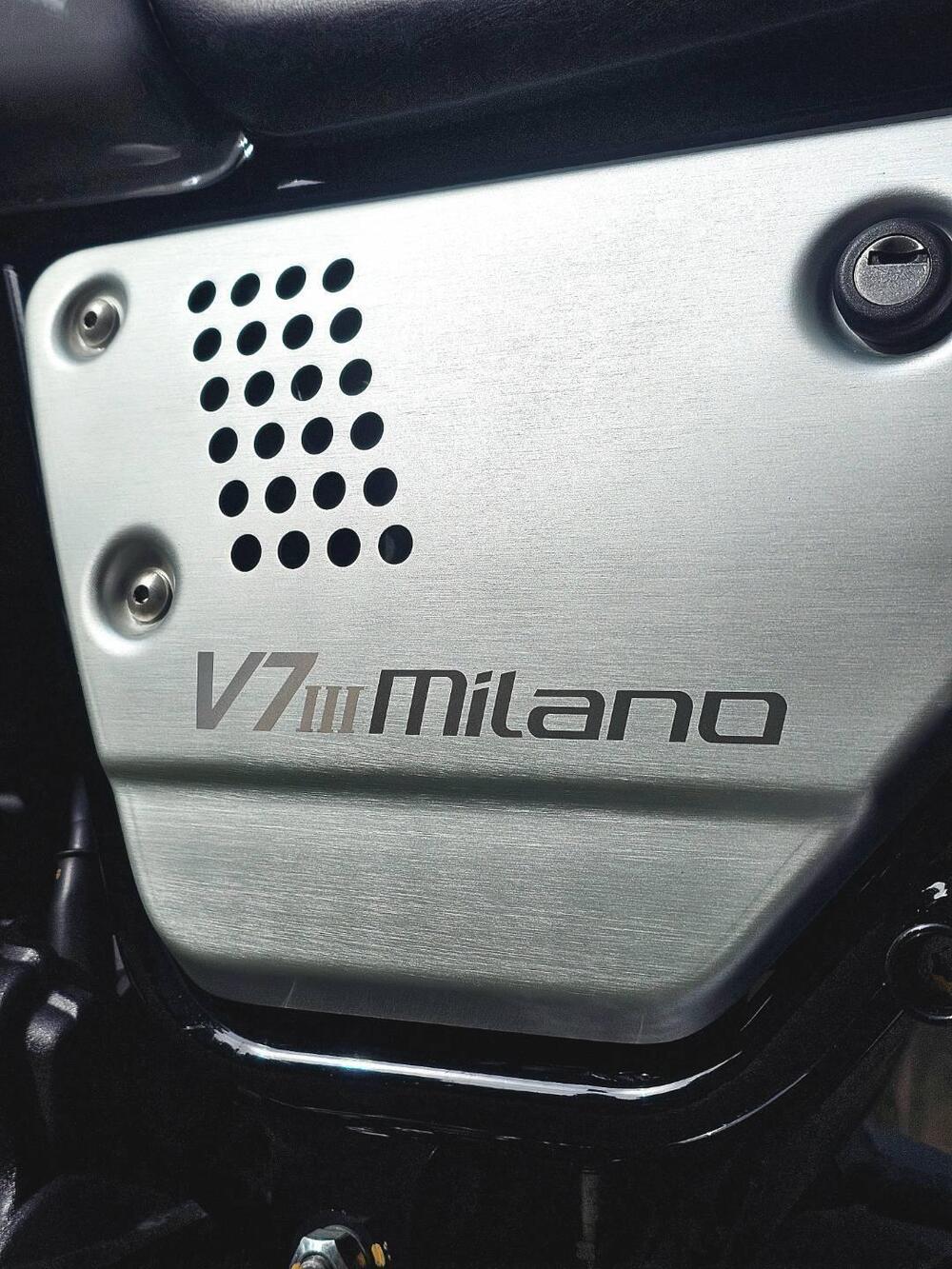 Moto Guzzi V7 III Milano (2018 - 20) (4)