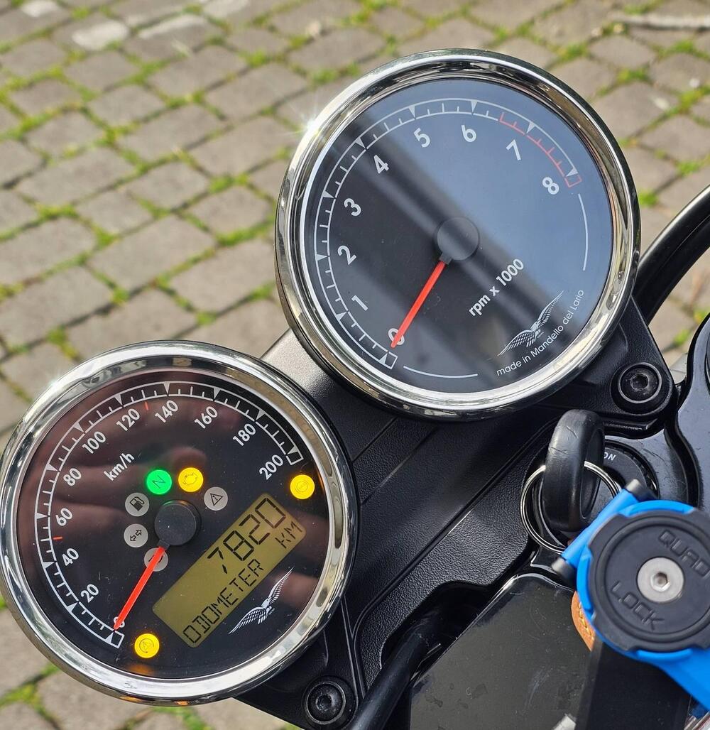 Moto Guzzi V7 III Milano (2018 - 20) (5)