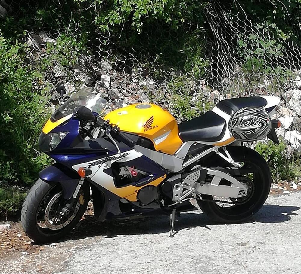 Honda CBR 900 RR Fireblade (2000 - 01) (2)