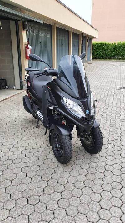 Piaggio Mp3 300 Hpe Sport (2019 - 20) usata