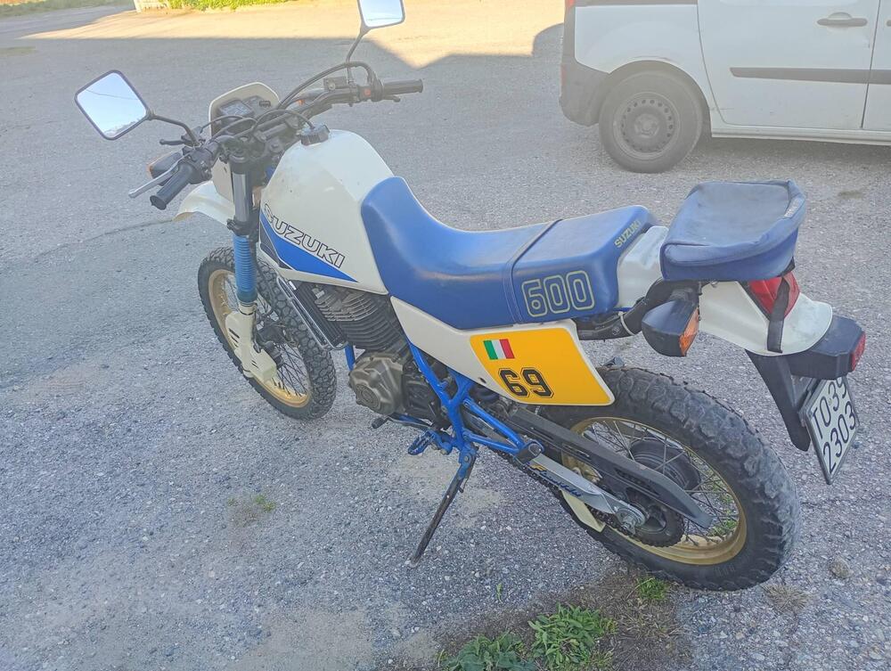 Suzuki Dr 600 r (4)