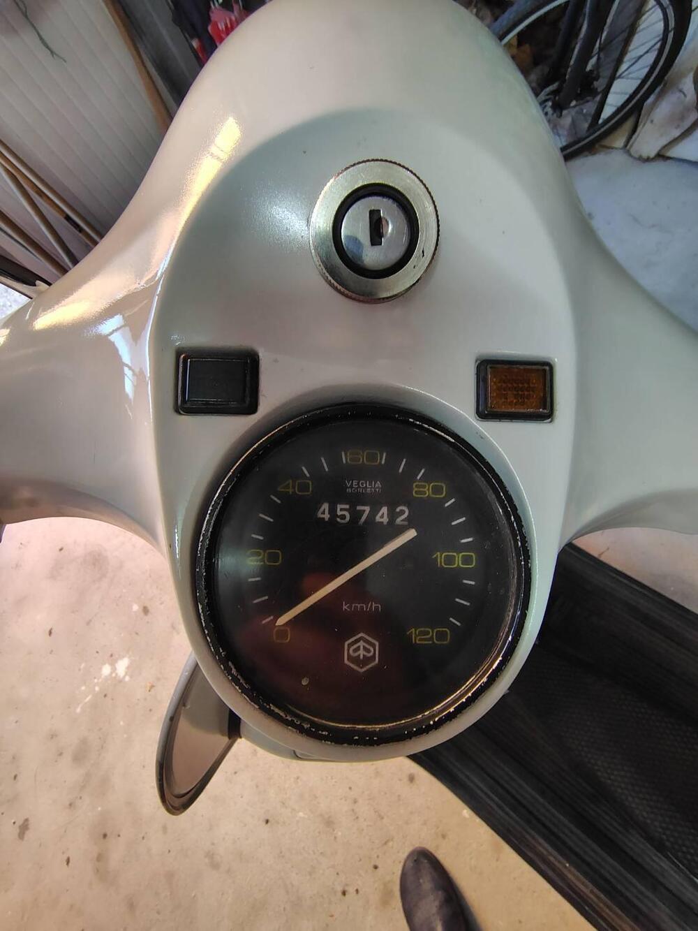 Piaggio Vespa p125x (4)