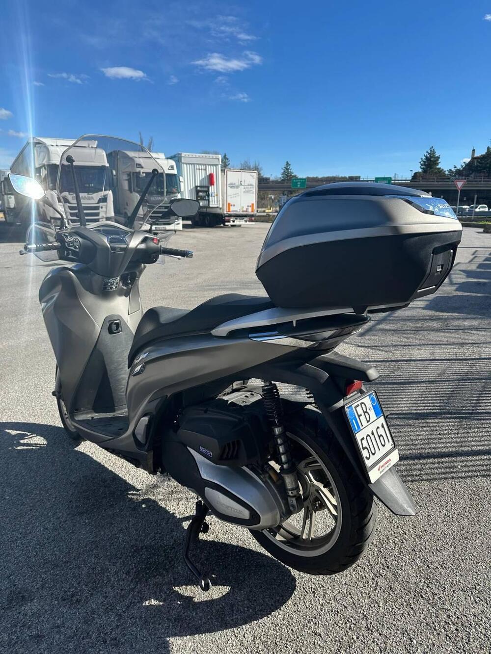 Honda SH 350 (2021 - 24) (3)