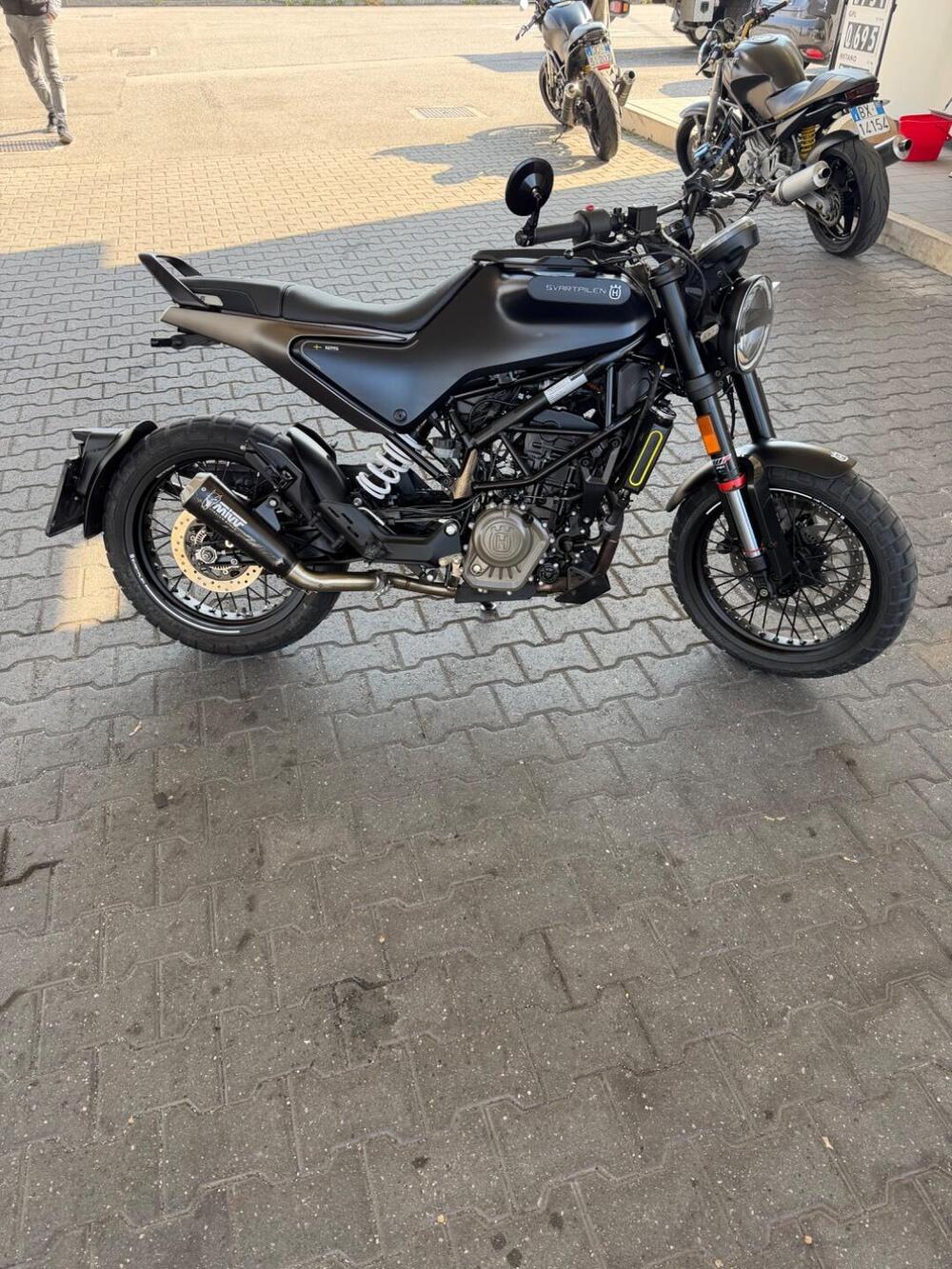 Husqvarna Svartpilen 125 (2021 - 23) (2)