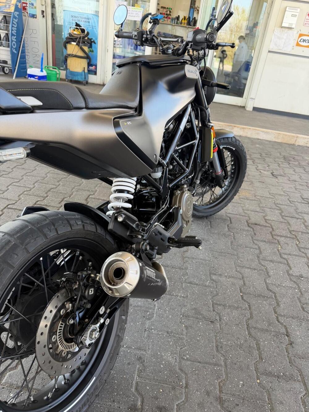 Husqvarna Svartpilen 125 (2021 - 23) (4)