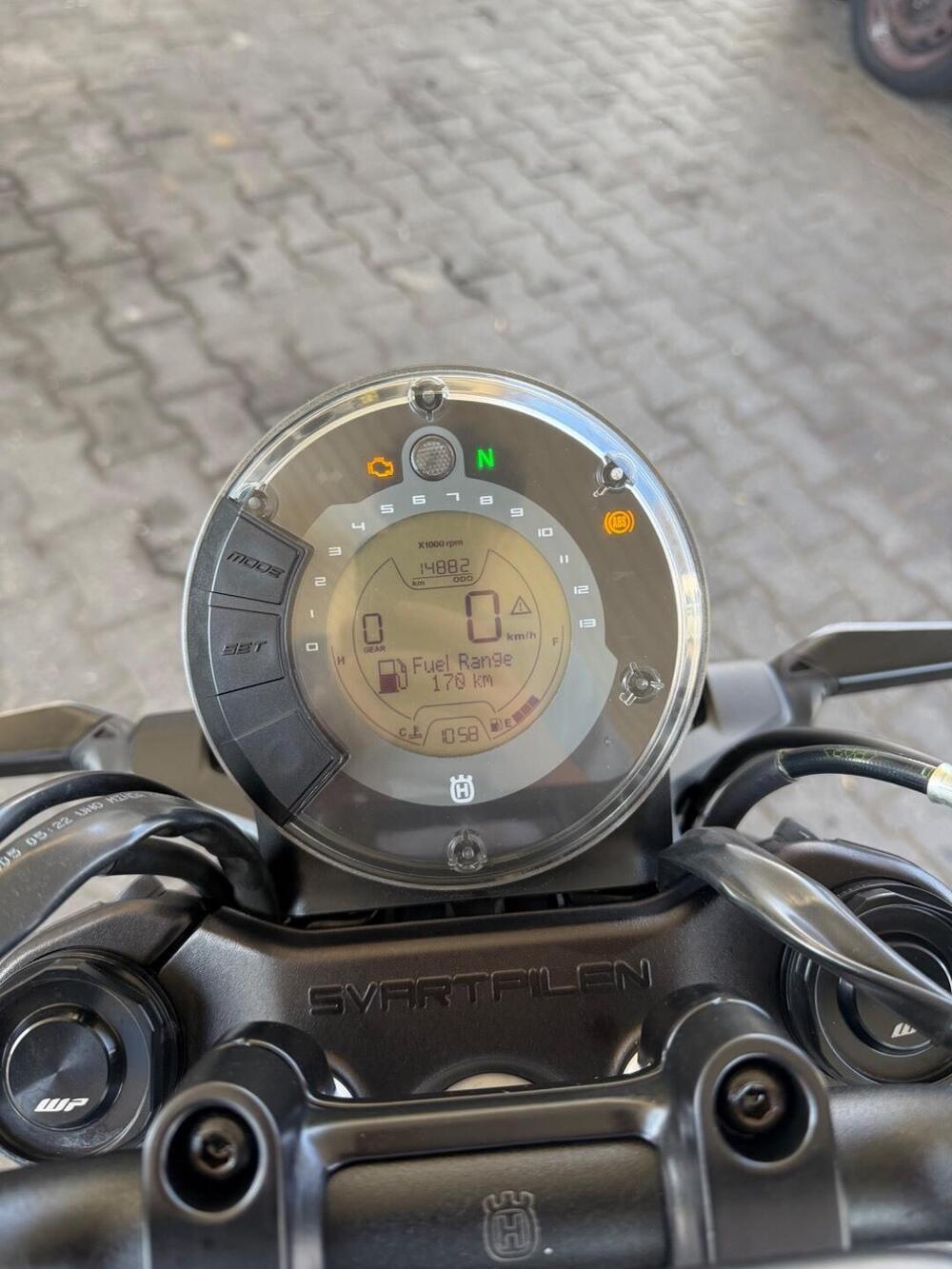 Husqvarna Svartpilen 125 (2021 - 23) (7)