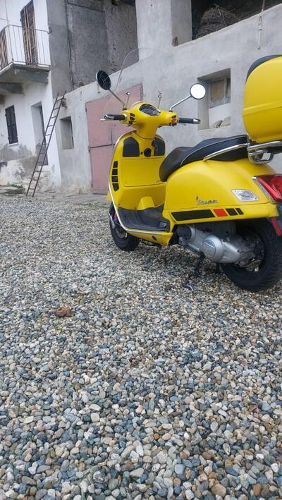 Vespa GTS 300 Super Sport (2017 - 19) usata