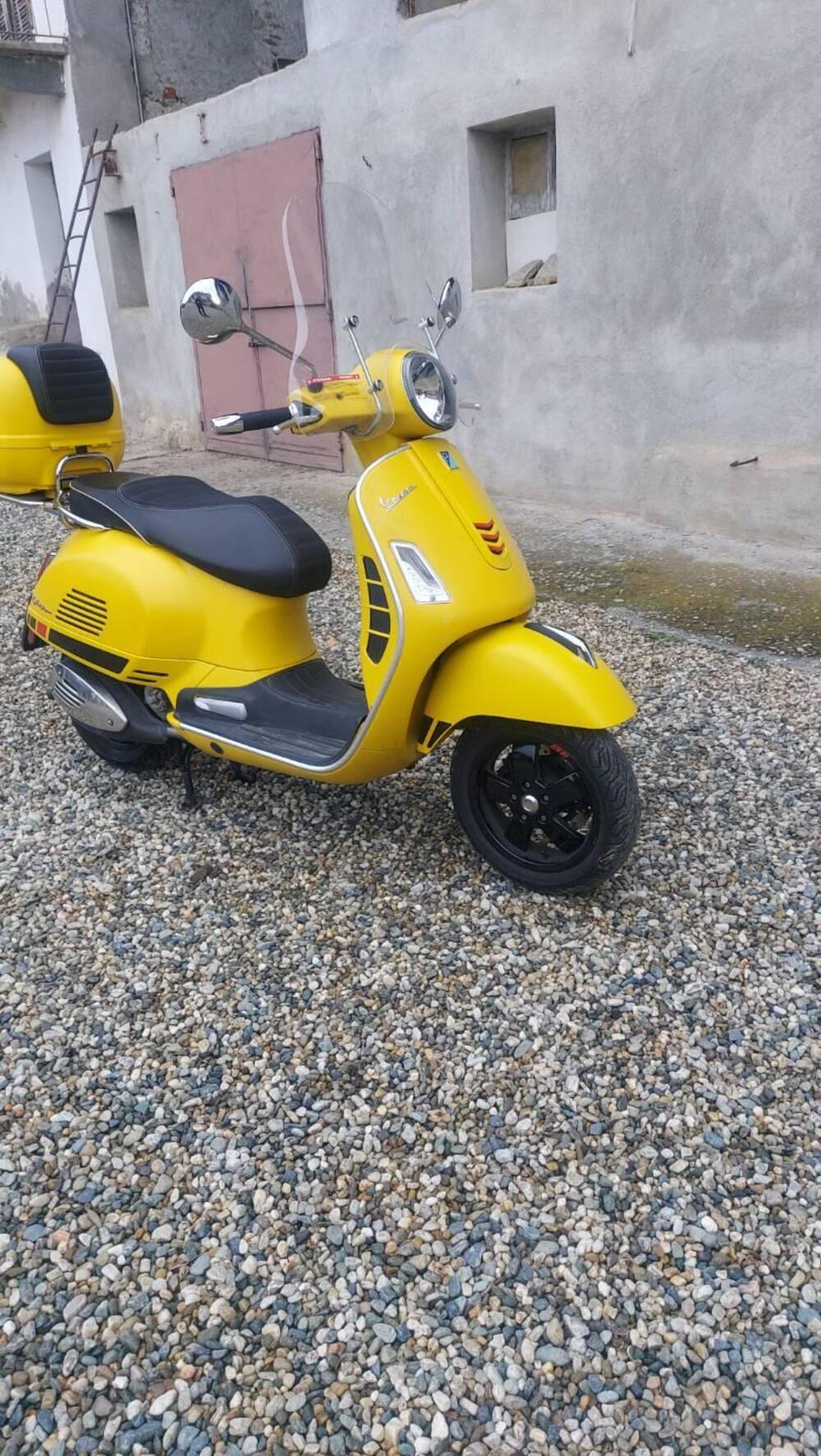 Vespa GTS 300 Super Sport (2017 - 19) (2)