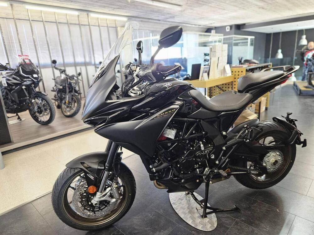 MV Agusta Turismo Veloce 800 Lusso SCS (2021 - 26) (3)