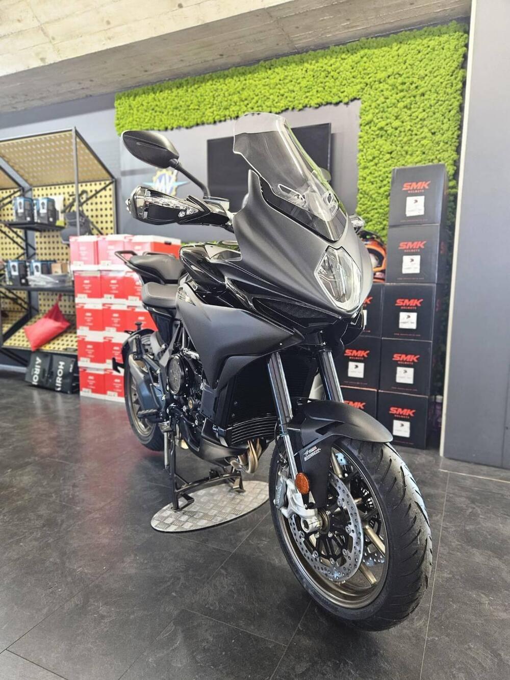 MV Agusta Turismo Veloce 800 Lusso SCS (2021 - 26) (5)