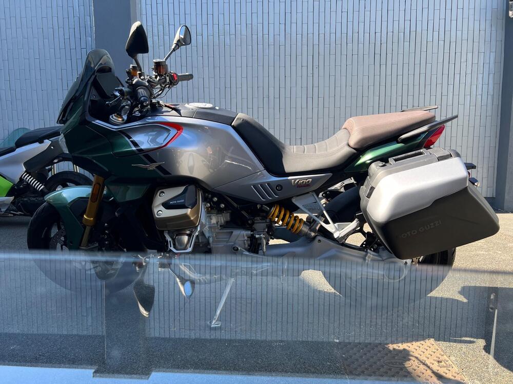 Moto Guzzi V100 Mandello S (2022 - 24) (2)
