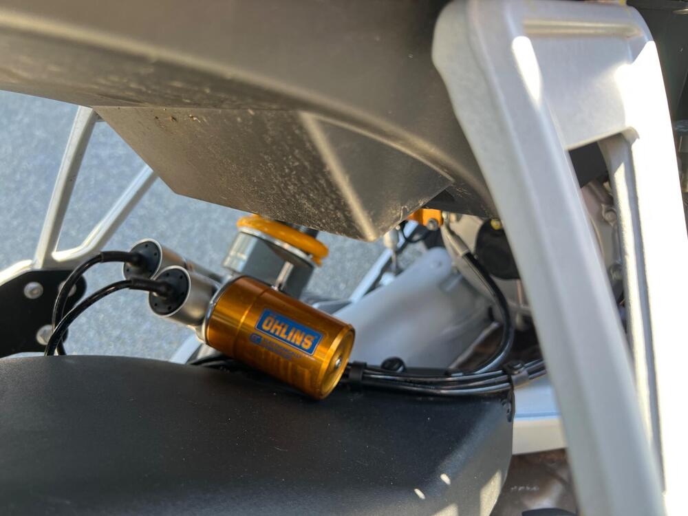 Moto Guzzi V100 Mandello S (2022 - 24) (10)