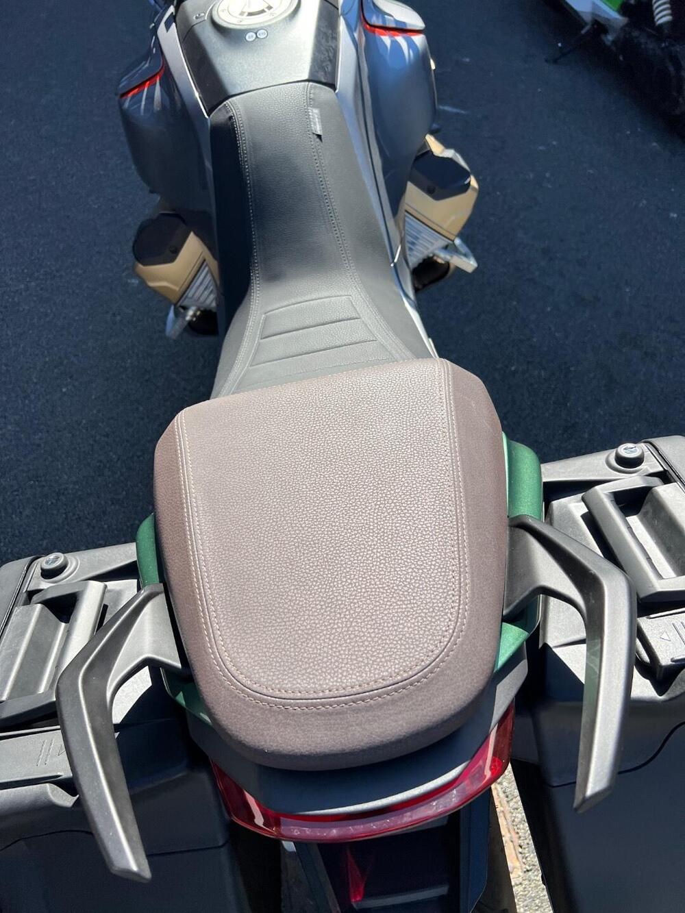 Moto Guzzi V100 Mandello S (2022 - 24) (8)