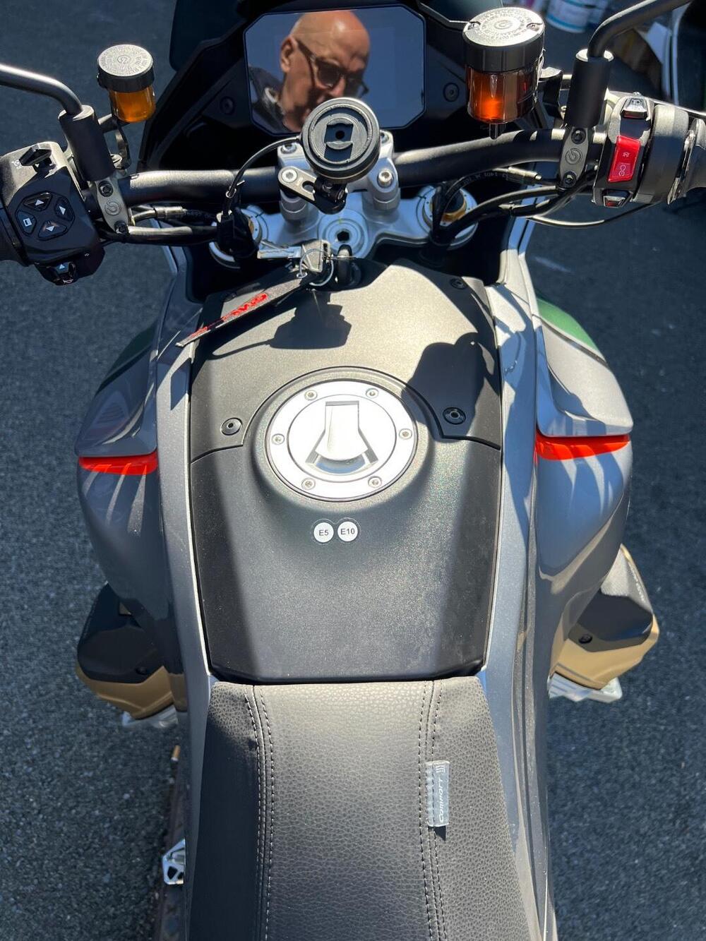 Moto Guzzi V100 Mandello S (2022 - 24) (9)