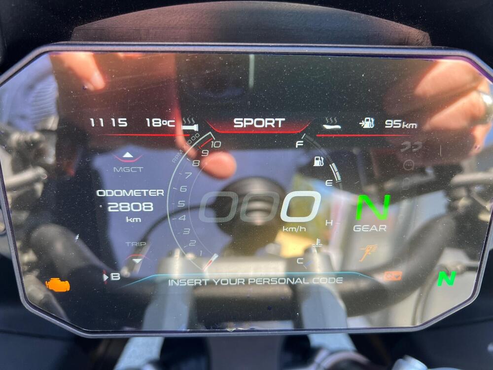 Moto Guzzi V100 Mandello S (2022 - 24) (5)