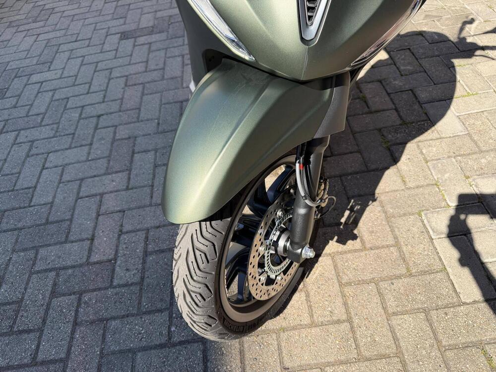 Piaggio Beverly 300 S ABS-ASR (2021 - 25) (10)