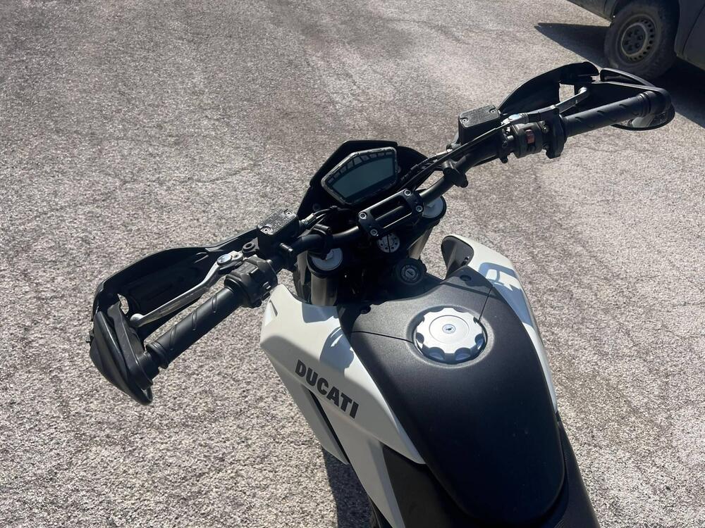 Ducati Hypermotard 796 (2012) (5)