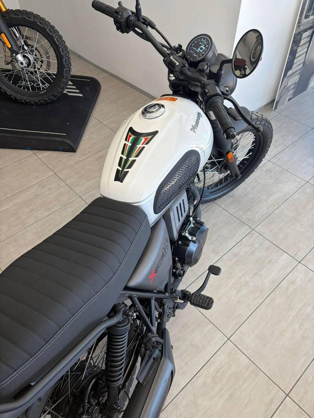 Keeway Motor X-Light 125 (2023 - 26) (4)