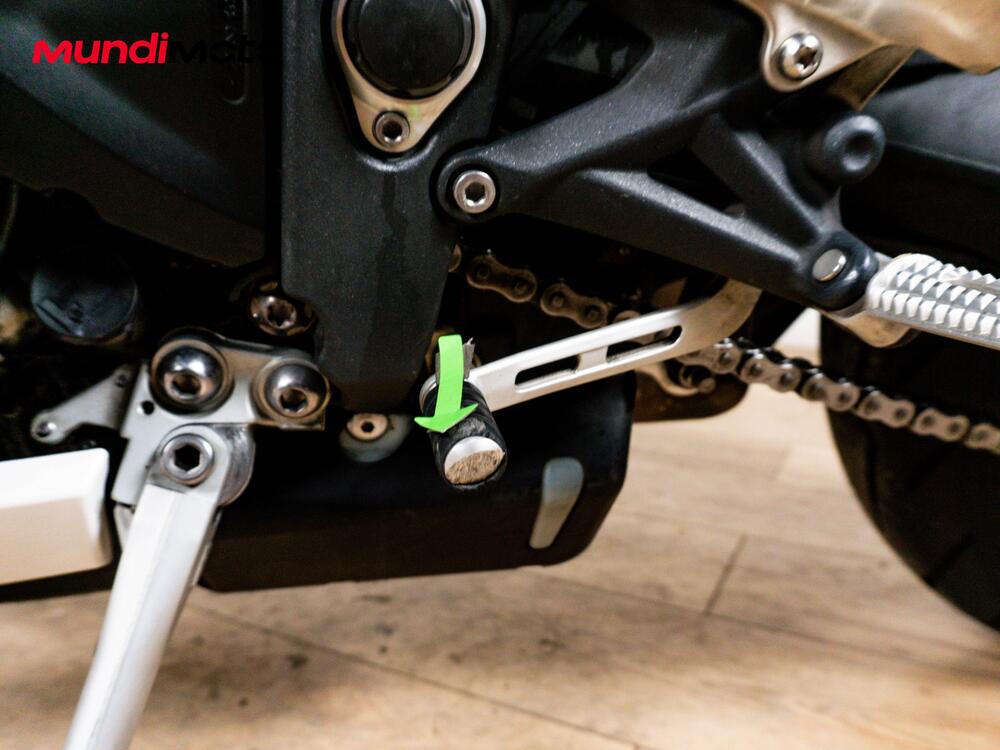 Triumph Street Triple (2013) (14)