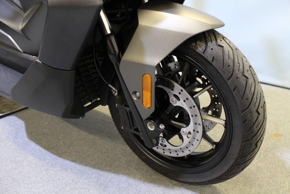 Voge Sfida SR4 MAX (2024 - 26) (8)