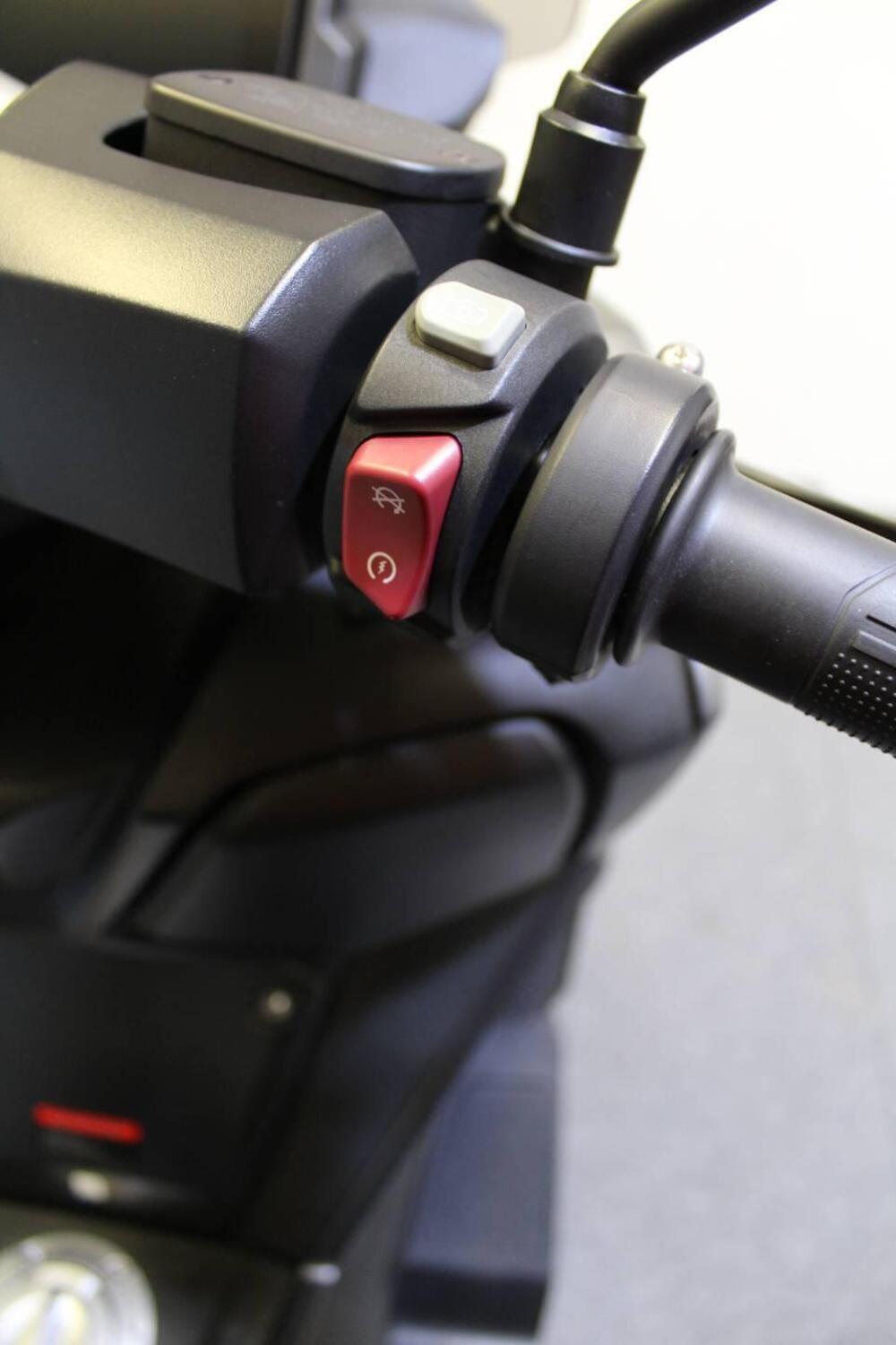 Voge Sfida SR4 MAX (2024 - 26) (13)